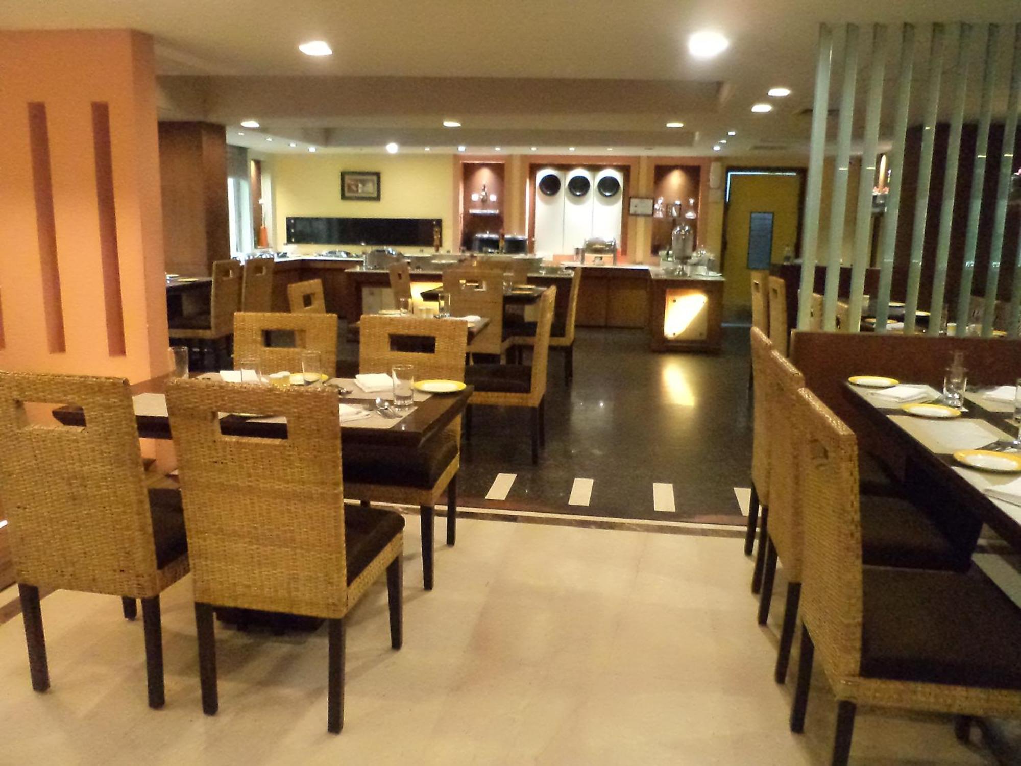 Inn Riviera Джаму Екстериор снимка