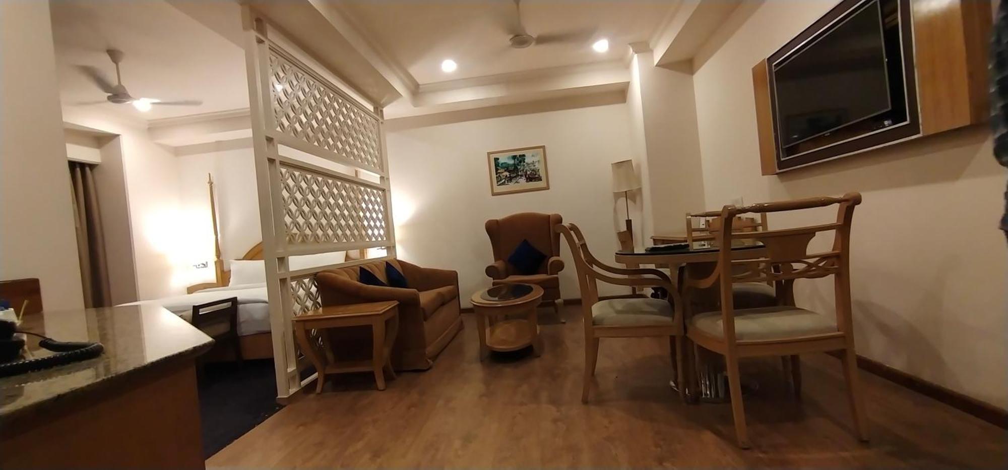 Inn Riviera Джаму Екстериор снимка