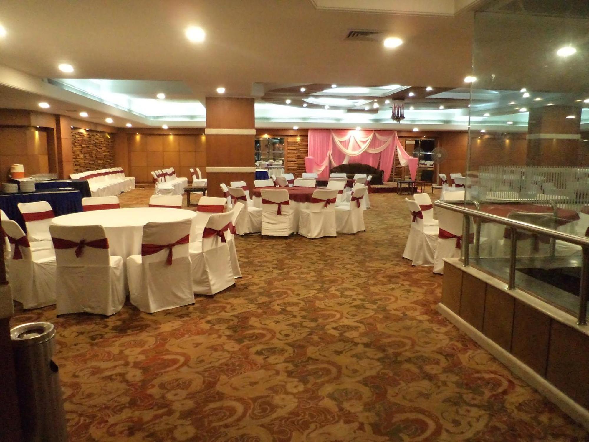 Inn Riviera Джаму Екстериор снимка